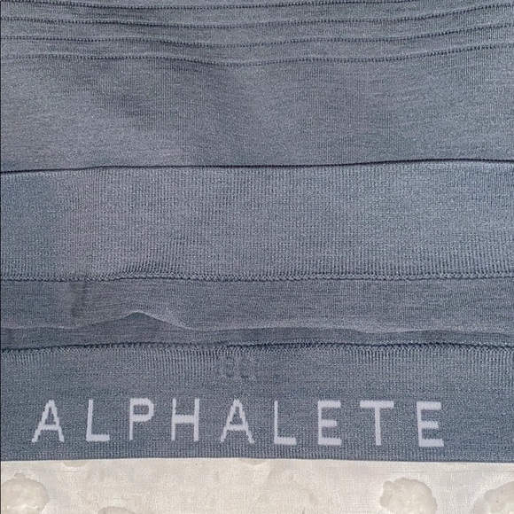 Alphalete Revival Crop - Picture 3 of 4